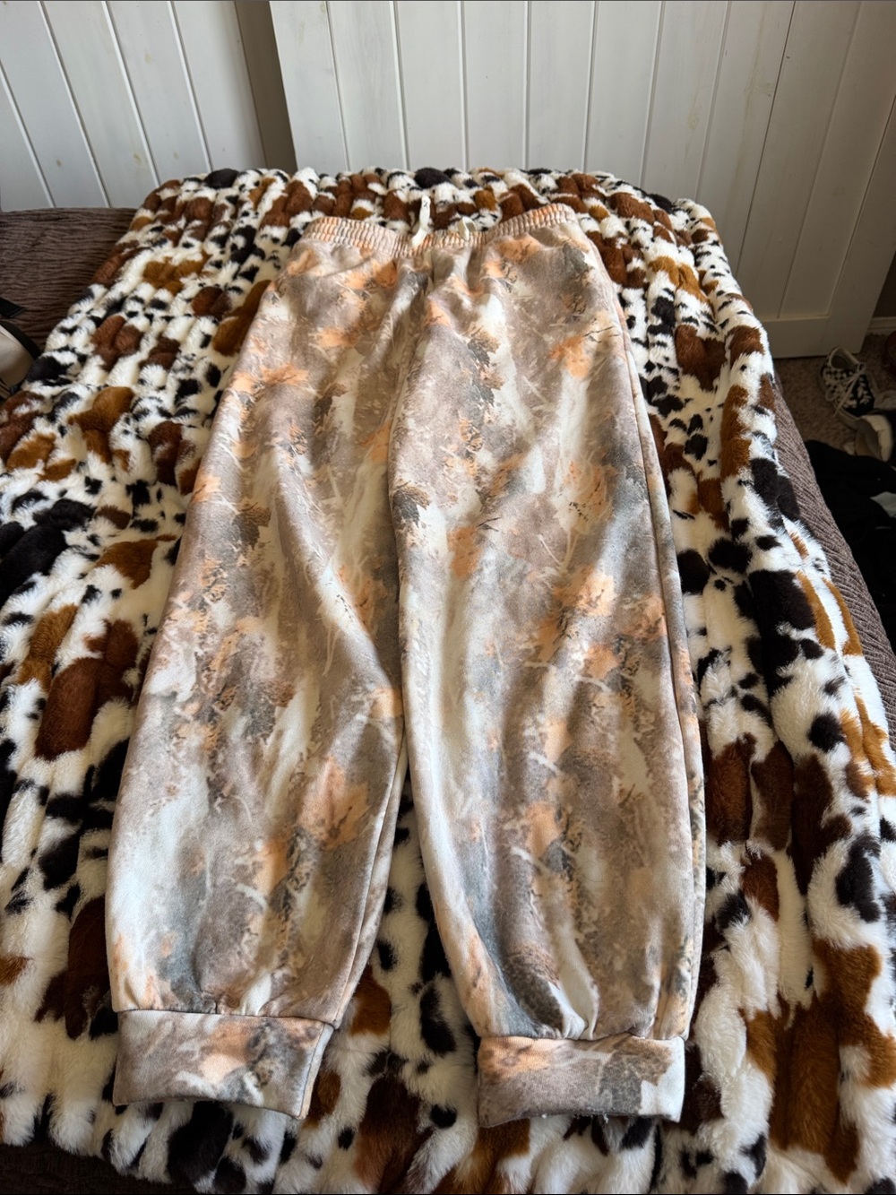 Women  Marble-Effect Jogger Pants -